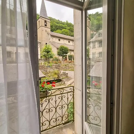 Auberge Du Crabere Melles Exterior photo