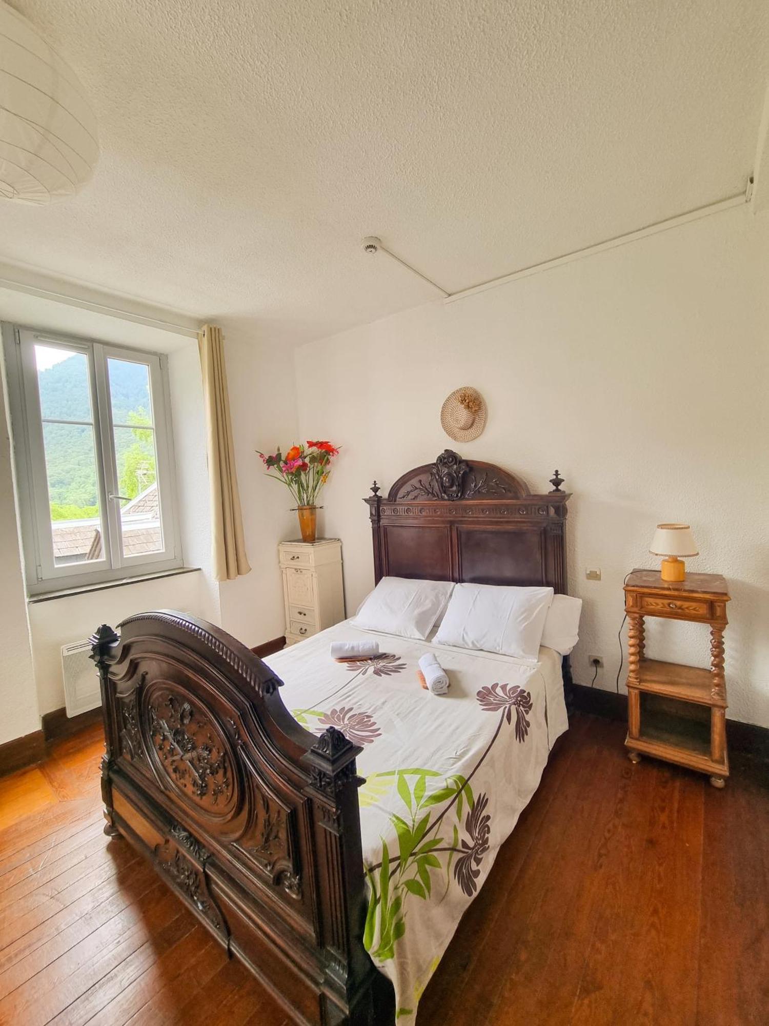 Du Crabere Inn